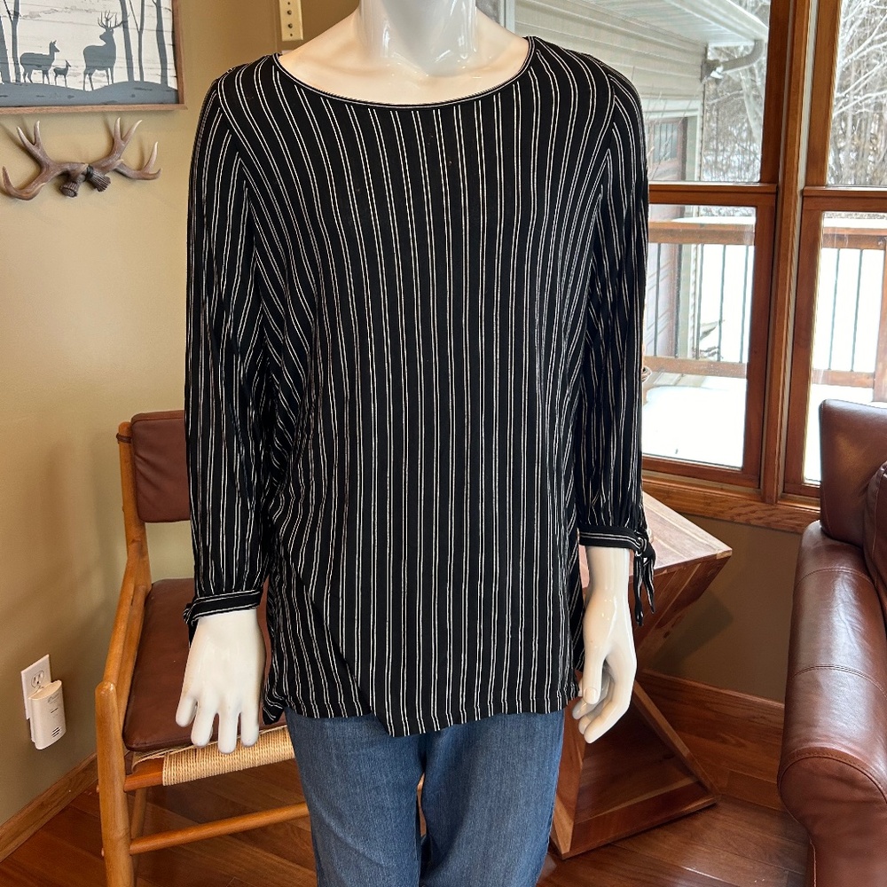 Max Studio 2X Black Long Sleeve Blouse w/White Stripes